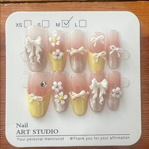 Floral and Bow Nail Art Set Size M